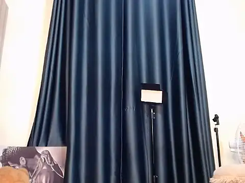 Snapshot of TeenieReeny chatting on 03-12-26, 08:15 TeenieReeny online show from 03-12-26, 08:15