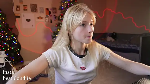 Snapshot of bestblonde chatting on 12-20-24, 06:13 bestblonde online show from 12-20-24, 06:13