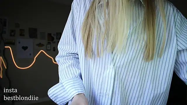 Snapshot of bestblonde chatting on 03-07-25, 05:38 bestblonde online show from 03-07-25, 05:38