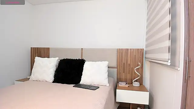 MalejaDiaz  online show from 04-21-26, 06:55