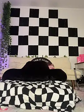 yummyrina online show from 04-22-26, 08:32