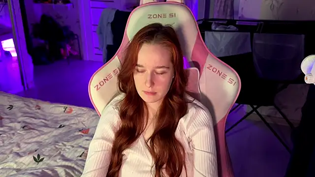 Snapshot of pearl_princess_ chatting on 03-12-25, 02:41 pearl princess online show from 03-12-25, 02:41