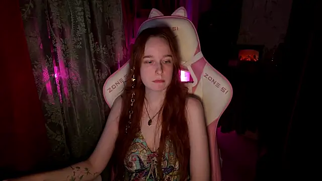 Snapshot of pearl_princess_ chatting on 11-26-25, 02:45 pearl princess online show from 11-26-25, 02:45