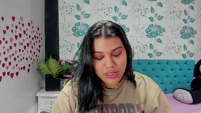 LindaBreeS online show from 02-06-25, 05:09