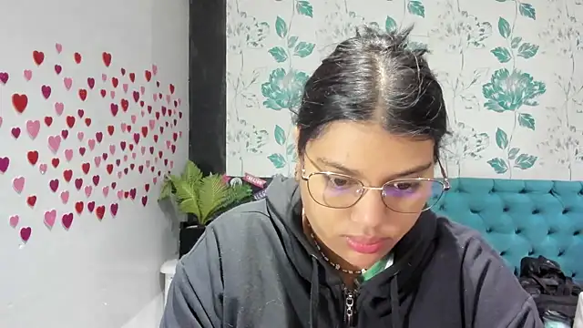 LindaBreeS online show from 02-14-25, 01:51