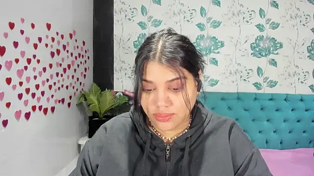 LindaBreeS online show from 02-14-25, 04:52