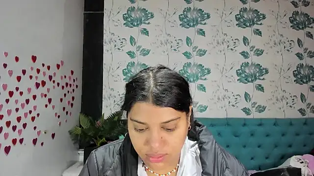 LindaBreeS online show from 03-09-25, 02:21