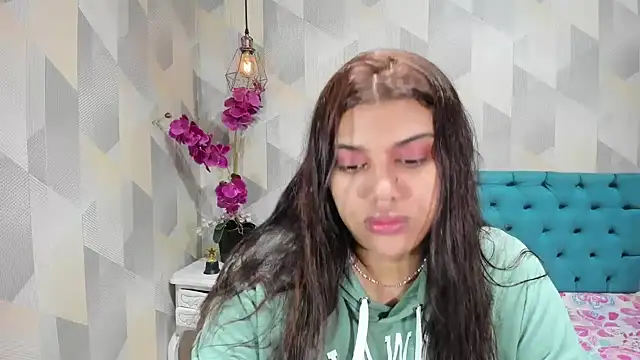 LindaBreeS online show from 09-15-25, 04:23