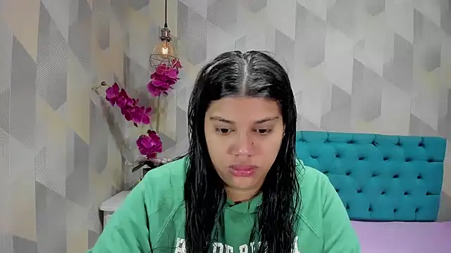 LindaBreeS online show from 10-18-25, 12:39