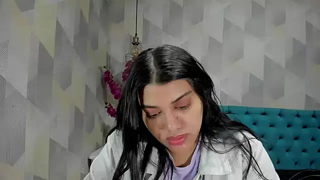 LindaBreeS online show from 11-09-25, 12:36