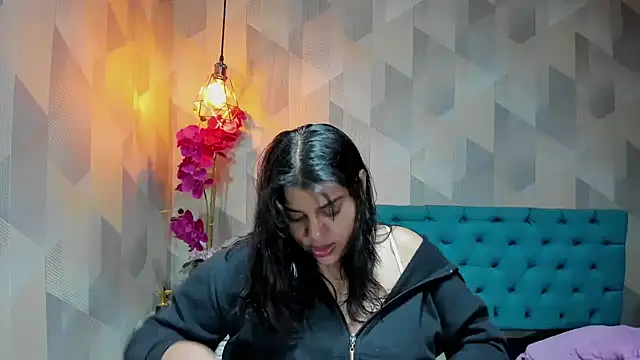 Snapshot of LindaBreeS chatting on 02-01-26, 03:54 LindaBreeS online show from 02-01-26, 03:54