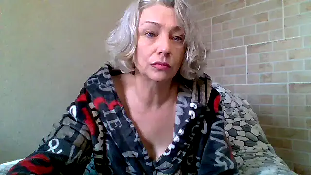 Snapshot of Lorie_Carrie chatting on 11-25-25, 08:47 Lorie Carrie online show from 11-25-25, 08:47