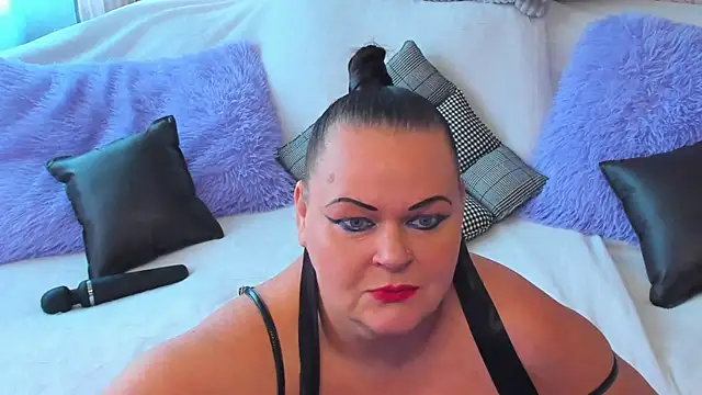 Snapshot of MilanaBiegert chatting on 09-16-25, 07:42 MilanaBiegert online show from 09-16-25, 07:42