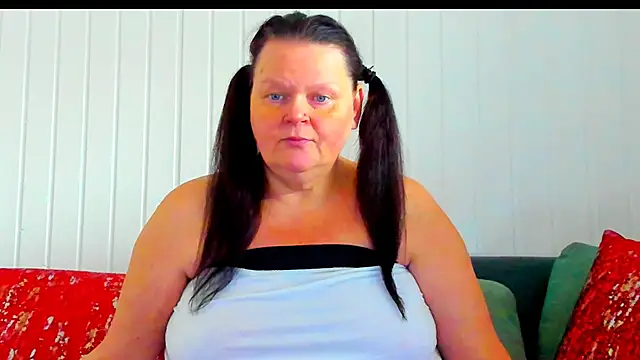 MilanaBiegert online show from 01-13-26, 10:31