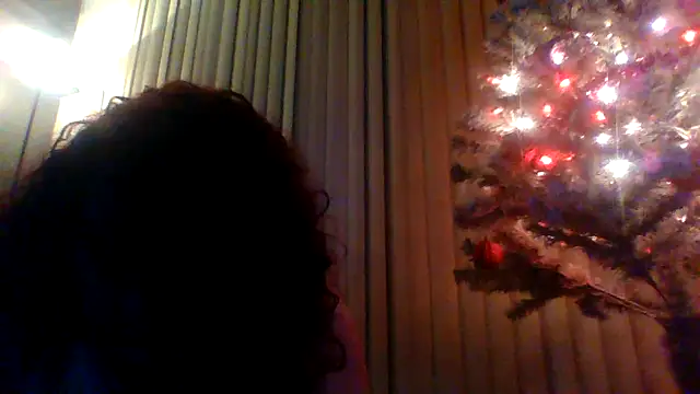 Snapshot of lolabun247 chatting on 11-28-25, 11:46 lolabun247 online show from 11-28-25, 11:46