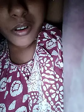 Snapshot of sexyindi_couple chatting on 12-03-24, 06:38 sexyindi couple online show from 12-03-24, 06:38