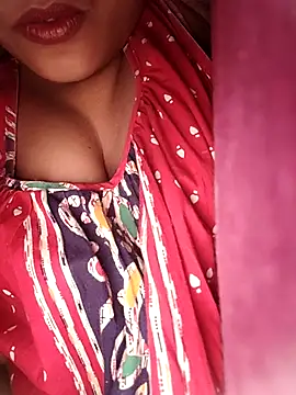 Snapshot of sexyindi_couple chatting on 01-27-25, 10:38 sexyindi couple online show from 01-27-25, 10:38