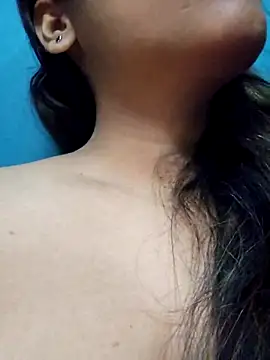 Snapshot of sexyindi_couple chatting on 09-19-25, 02:07 sexyindi couple online show from 09-19-25, 02:07