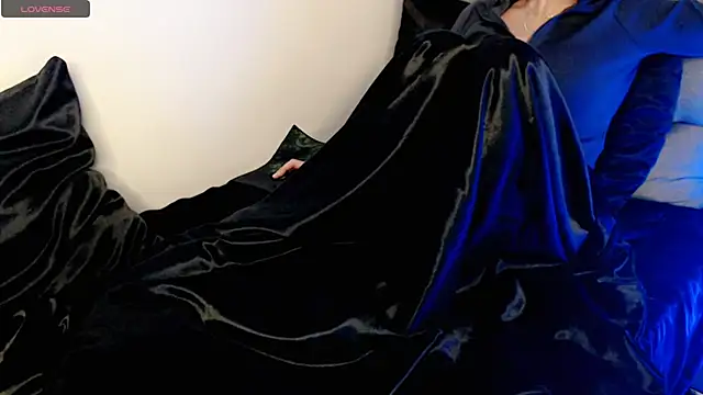 hotmask online show from 12-19-25, 06:59