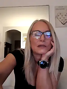 Snapshot of kikkastar chatting on 12-03-24, 01:21 kikkastar online show from 12-03-24, 01:21