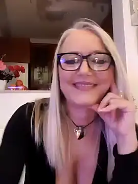 Snapshot of kikkastar chatting on 12-19-24, 08:13 kikkastar online show from 12-19-24, 08:13