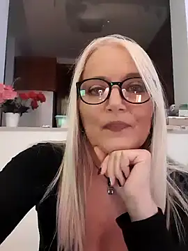 Snapshot of kikkastar chatting on 01-02-25, 08:24 kikkastar online show from 01-02-25, 08:24