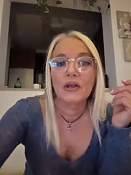 Snapshot of kikkastar chatting on 03-12-25, 08:20 kikkastar online show from 03-12-25, 08:20