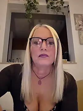 Snapshot of kikkastar chatting on 03-16-25, 08:00 kikkastar online show from 03-16-25, 08:00