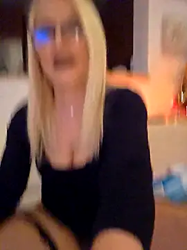 Snapshot of kikkastar chatting on 12-03-25, 09:02 kikkastar online show from 12-03-25, 09:02