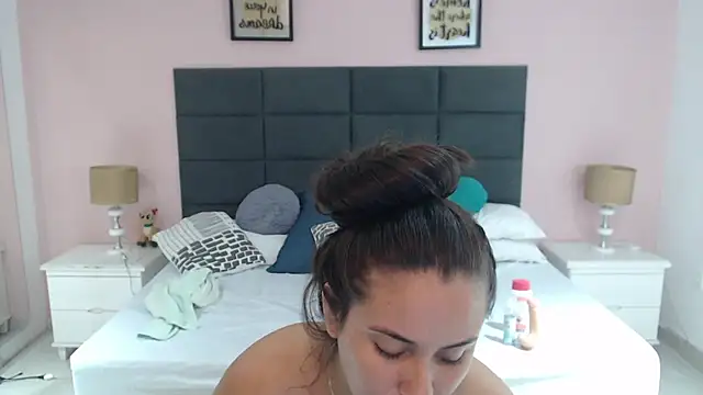 Snapshot of MadisonJenner chatting on 12-21-24, 04:36 MadisonJenner online show from 12-21-24, 04:36