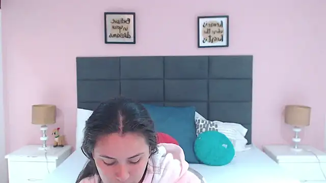 Snapshot of MadisonJenner chatting on 12-27-24, 11:50 MadisonJenner online show from 12-27-24, 11:50