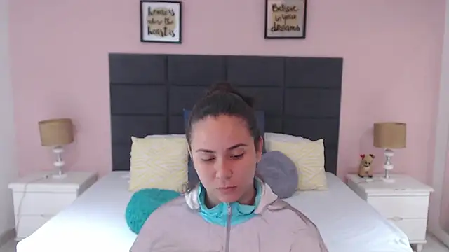 Snapshot of MadisonJenner chatting on 01-30-25, 12:06 MadisonJenner online show from 01-30-25, 12:06