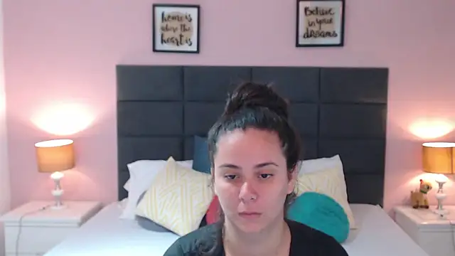 Snapshot of MadisonJenner chatting on 02-01-25, 11:43 MadisonJenner online show from 02-01-25, 11:43