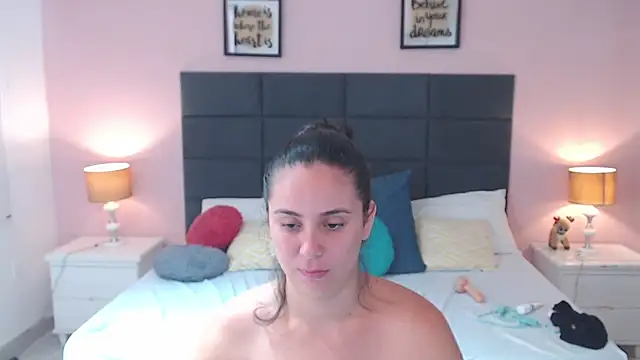 Snapshot of MadisonJenner chatting on 02-03-25, 02:34 MadisonJenner online show from 02-03-25, 02:34