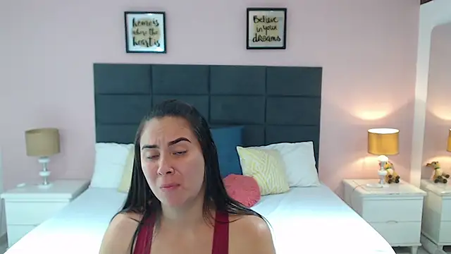 Snapshot of MadisonJenner chatting on 03-05-25, 02:45 MadisonJenner online show from 03-05-25, 02:45