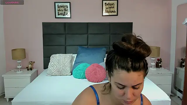 Snapshot of MadisonJenner chatting on 10-10-25, 10:47 MadisonJenner online show from 10-10-25, 10:47