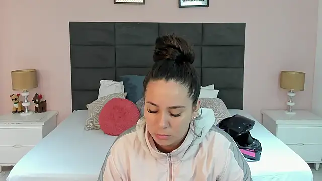 MadisonJenner online show from 12-20-25, 11:17