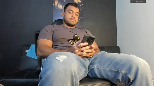 Big furry bear13 online show from 06-29-26, 10:37