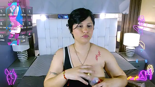 Annie Catt  online show from 03-10-26, 06:35