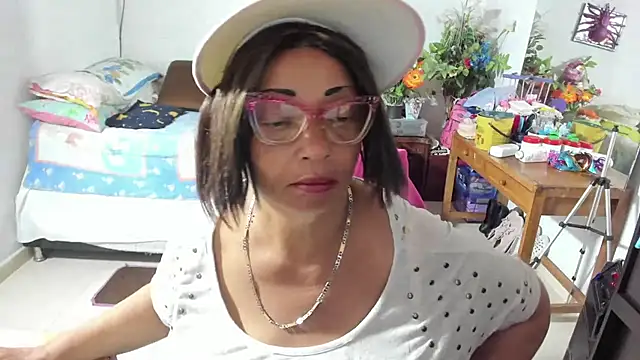 Mrs mommy  online show from 10-03-25, 07:44