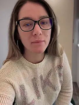 Snapshot of HotXMom chatting on 01-06-25, 04:26 HotXMom online show from 01-06-25, 04:26