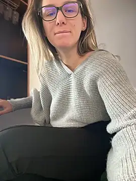 Snapshot of HotXMom chatting on 01-13-25, 10:36 HotXMom online show from 01-13-25, 10:36