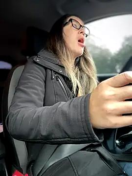 HotXMom online show from 11-11-25, 06:46