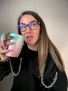 HotXMom online show from 01-08-26, 07:43