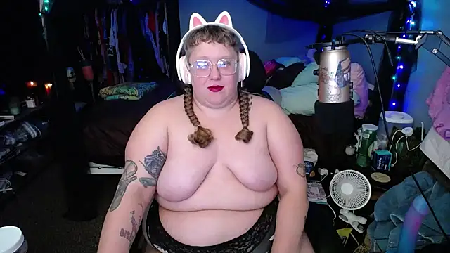 FatVeronica online show from 02-08-25, 05:40