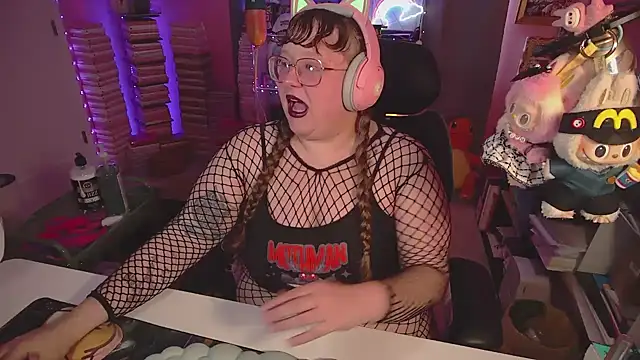 FatVeronica online show from 06-18-26, 07:18