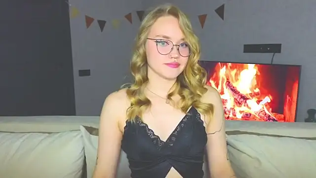 Aurora Golden1 online show from 12-07-24, 07:21