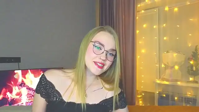 Aurora Golden1 online show from 12-23-24, 03:55