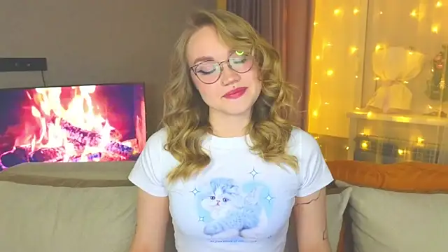 Aurora Golden1 online show from 12-28-24, 04:52