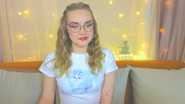 Aurora Golden1 online show from 02-11-25, 04:02